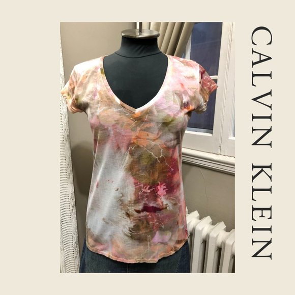 Calvin Klein V-Neck Floral Print T-Shirt, Size Small - Picture 1 of 5